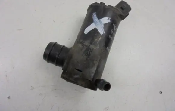 Volvo V70 Windscreen/windshield washer pump 9169611