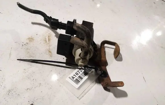 Opel Zafira B Turbo solenoid valve 55558101