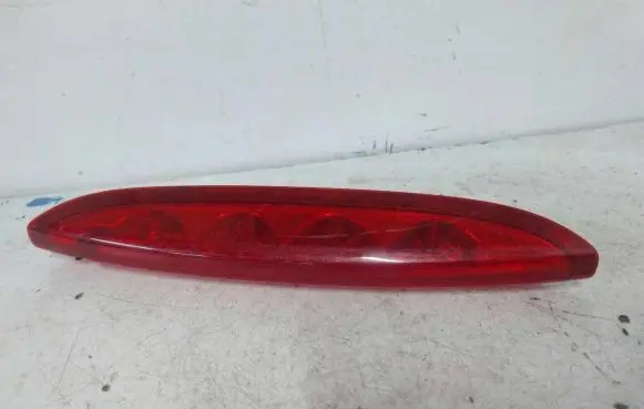 Peugeot 208 Third/center stoplight