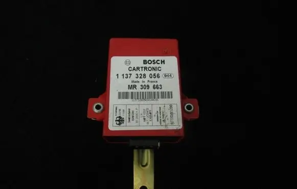 Mitsubishi Carisma Other control units/modules 1137328056 mr309663