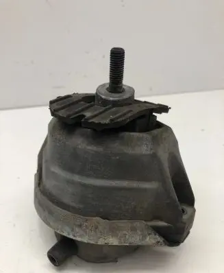 BMW 5 E60 E61 Engine mount bracket