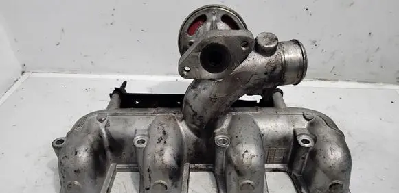 Ford Focus Intake manifold 2M5Q9424CH 030430C098