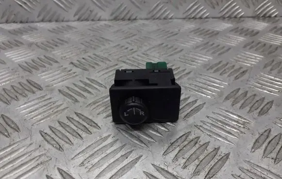 Nissan Primera Wing mirror switch