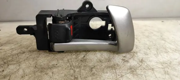 Hyundai Santa Fe Front door interior handle 82623CM000