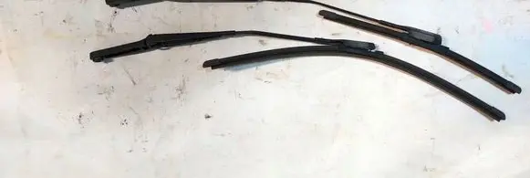 Audi A1 Front wiper blade arm