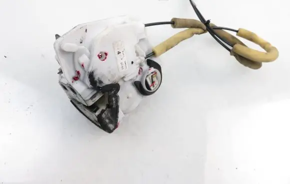 Mazda 2 Front door lock 