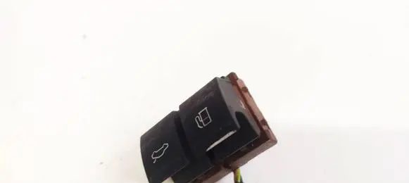 Volkswagen PASSAT B6 Fuel tank opening switch 3C0959903