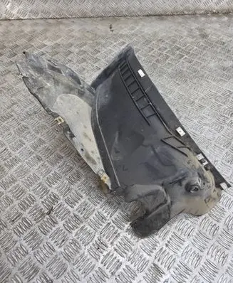 Front wheel arch liner splash guards