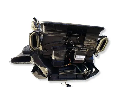 Mercedes-Benz Vito Viano W639 Interior heater climate box assembly A6398304260KZ