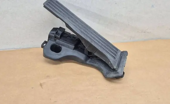 Audi A3 S3 8P Accelerator throttle pedal 1K1721503L 6PV00860000