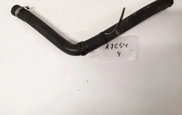 Volkswagen PASSAT B5 Engine coolant pipe/hose
