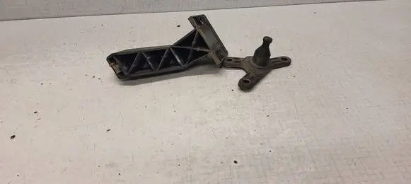 Air filter cleaner box bracket assembly