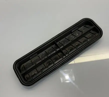 Mercedes-Benz CLS C219 Quarter panel pressure vent A2118300042 2118300042