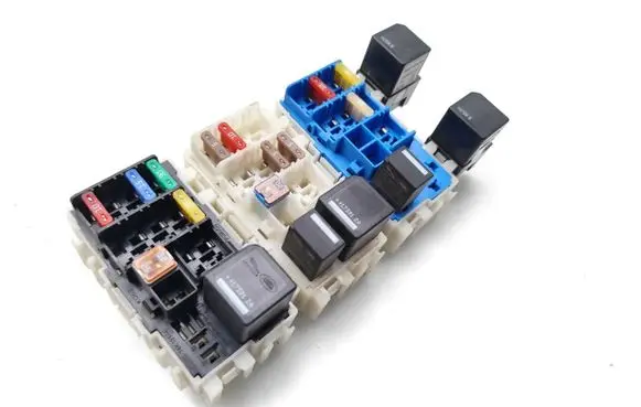 Land Rover Discovery Sport Fuse module DH22-14B192-CA V23136-B1-X133