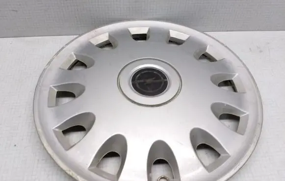Opel Omega A R15 wheel hub/cap/trim 90445801 90373773 90373774
