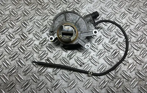 BMW 6 F06 Gran coupe Vacuum pump