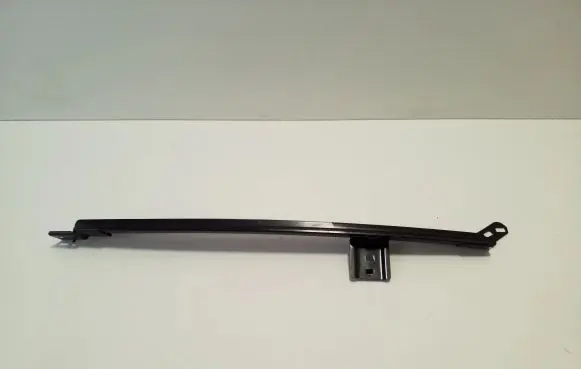 Land Rover Evoque II Rear door windshield rail K8D2255A63BC