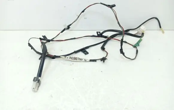 Mitsubishi 3000 GT Tailgate/trunk wiring harness MB629574
