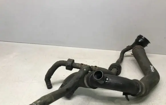 Volkswagen PASSAT B7 Engine coolant pipe/hose 3AA122101F