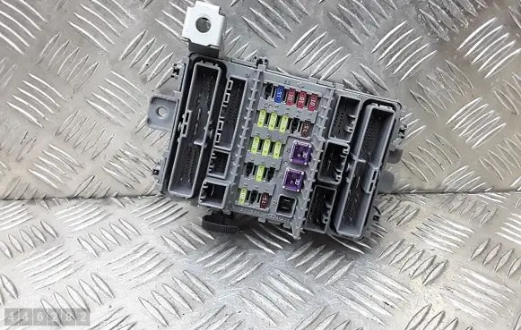 Honda Accord Fuse module TL0E113