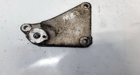Mercedes-Benz A W168 Engine mounting bracket A6682230104