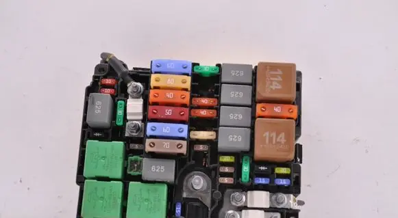 Citroen Berlingo Fuse module 9804848580