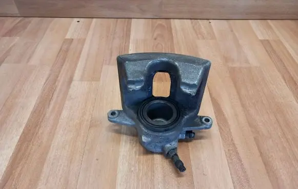 Mercedes-Benz C W204 Front brake caliper A2044212481