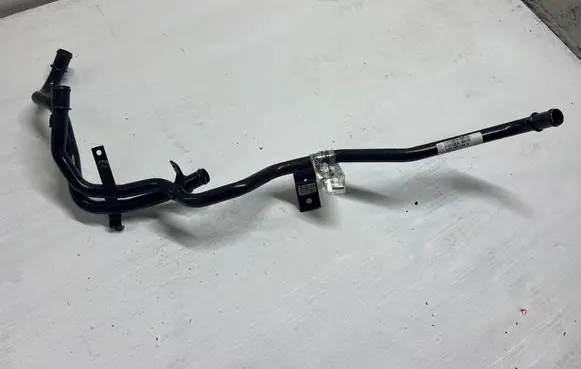 Audi A8 S8 D3 4E Engine coolant pipe/hose 4E0265235