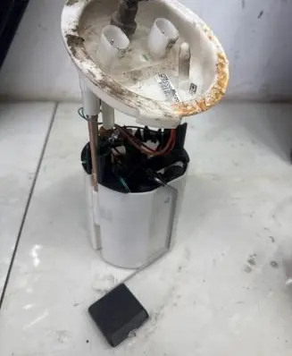 BMW 1 E81 E87 In-tank fuel pump 