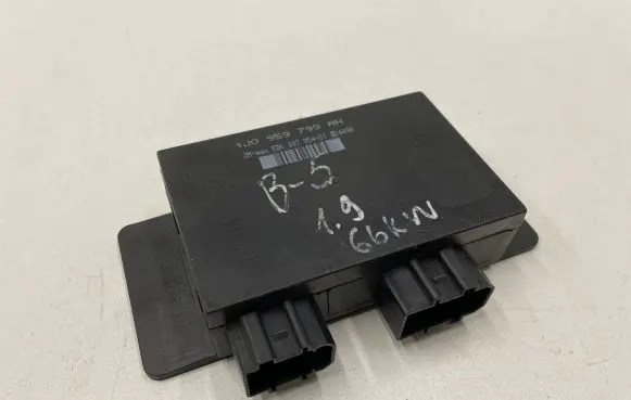Volkswagen Golf IV Central body control module 1J0959799AH 5DK00795451