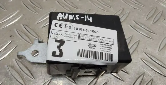 Toyota Auris E180 Door control unit/module 8974102210
