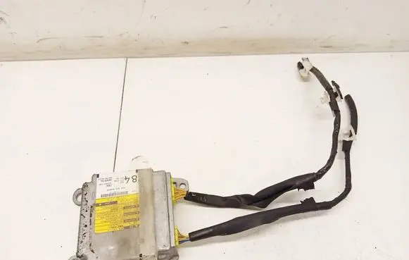 Toyota Avensis T250 Airbag control unit/module 8917005121 215767102