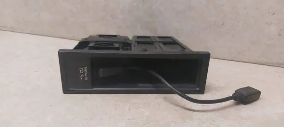 Volkswagen Golf VI Head unit multimedia control 5N0035341F 100000307