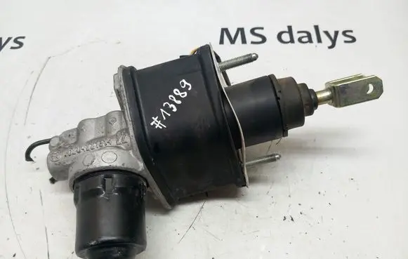 Mercedes-Benz E W211 Master brake cylinder 0204221314 A0004300312 0004300312
