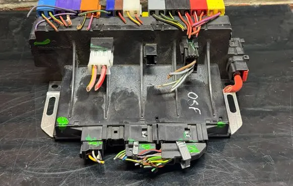Mercedes-Benz SL R230 SAM control unit A2305452332 08045180