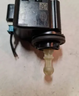 Volkswagen Tiguan Headlight level adjustment motor 01055301 7288