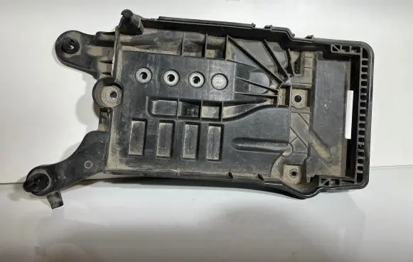 Volkswagen Polo VI Battery tray 200915331