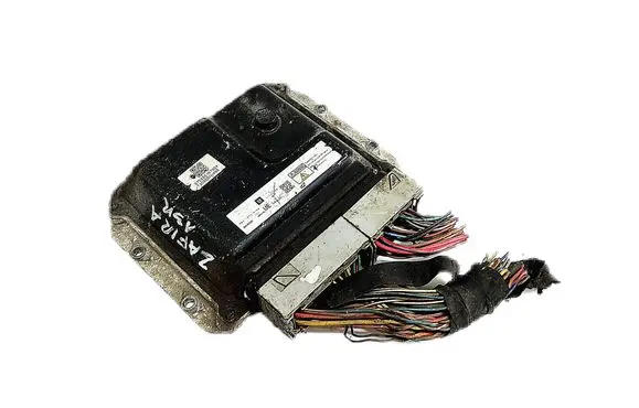 Opel Zafira B Engine control unit/module 55590118
