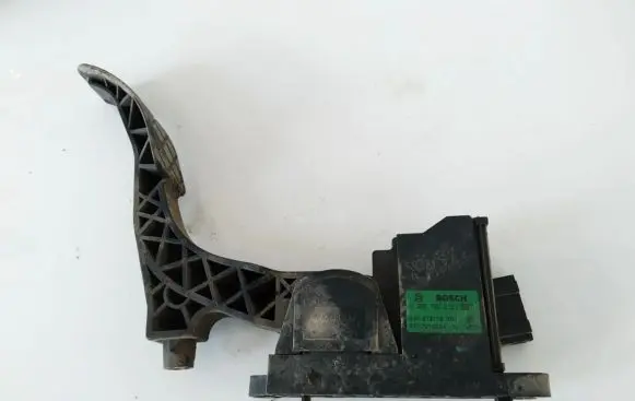 Volkswagen Polo Accelerator throttle pedal 0280752215 6q1721503a