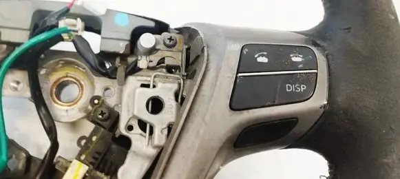 Toyota Avensis T270 Steering wheel buttons/switches 