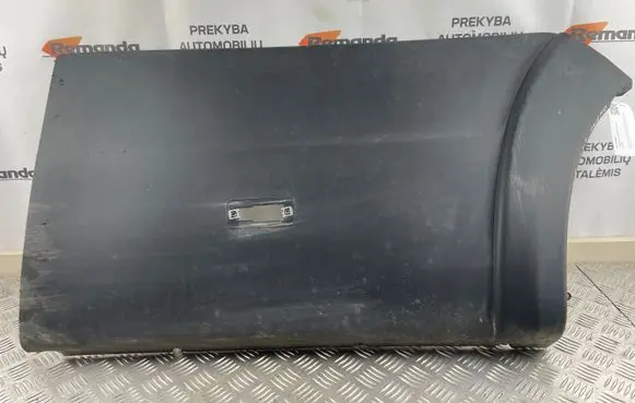 Rear fender molding trim