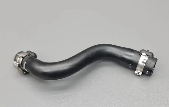 Jaguar XF X250 Breather hose/pipe X636122