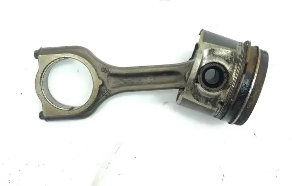 Peugeot 308 Piston with connecting rod