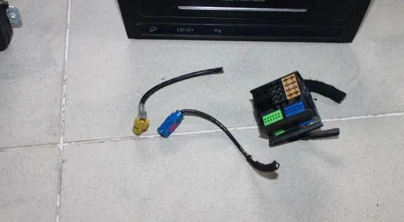 Audi A4 S4 B8 8K Sound system wiring loom 3B7035444 MMI3G