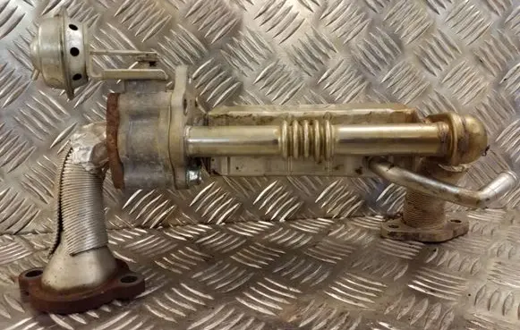 Mazda CX-7 EGR valve cooler R2AX20304 10K10A000014