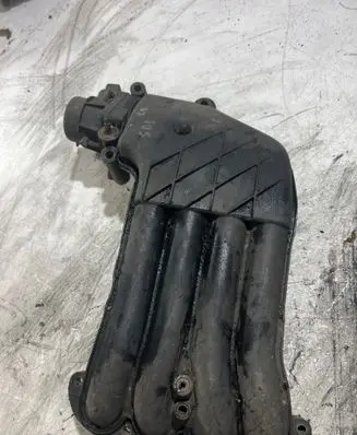 Volkswagen Polo III 6N 6N2 6NF Intake manifold 038129713H 038129712