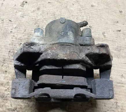 BMW 5 E39 Front brake caliper 6022296