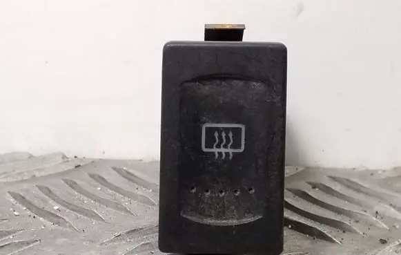 Volkswagen PASSAT B5.5 Windscreen/window heater switch 3B0959621C
