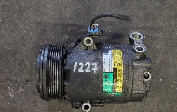 Opel Zafira A Air conditioning (A/C) compressor (pump) 24464152 9986181 11063131948