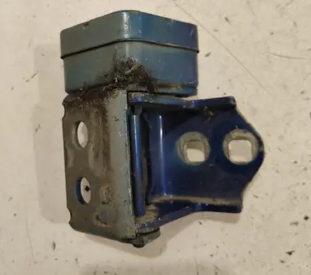 Renault Megane II Rear door lower hinge